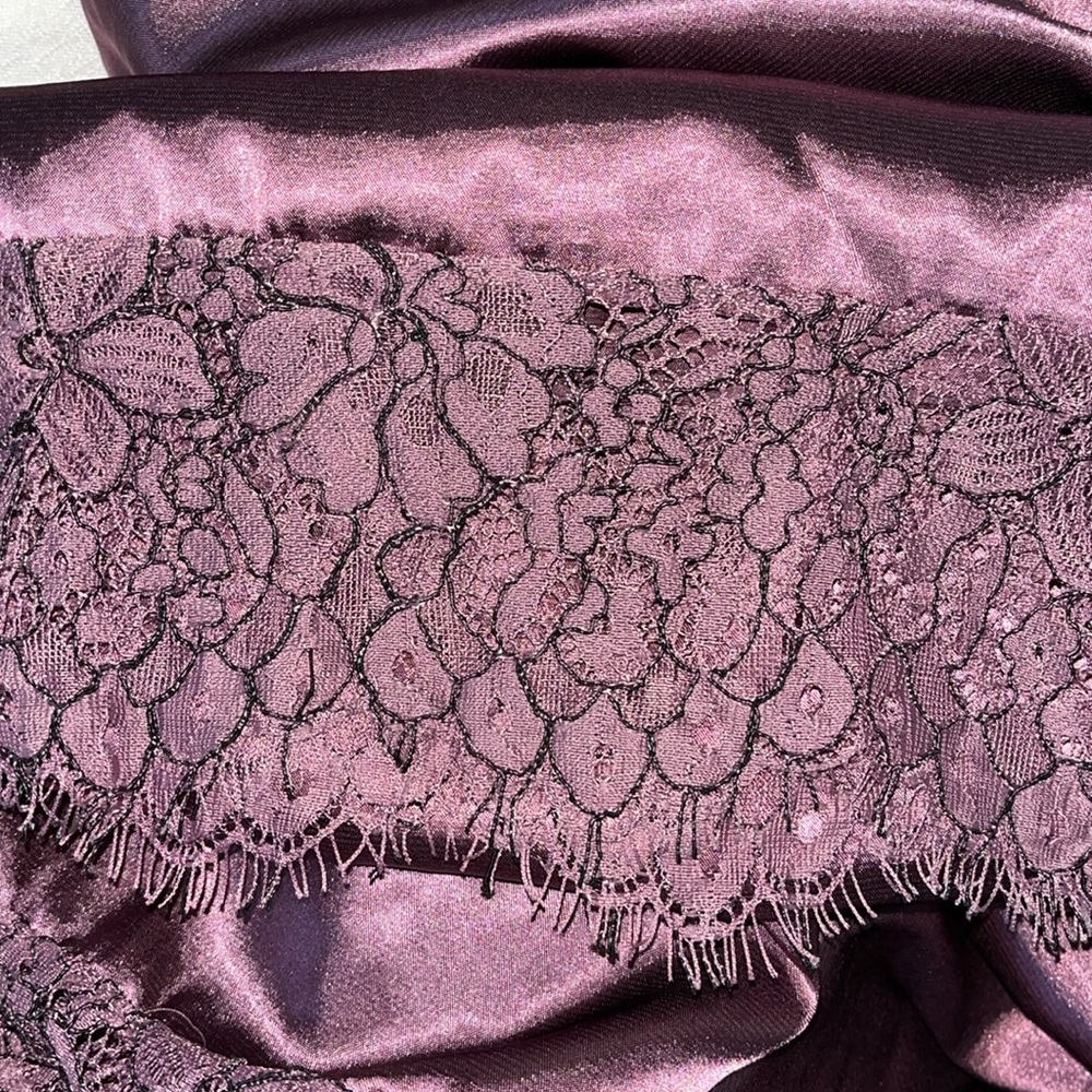 Robe - Picture 4 of 4
